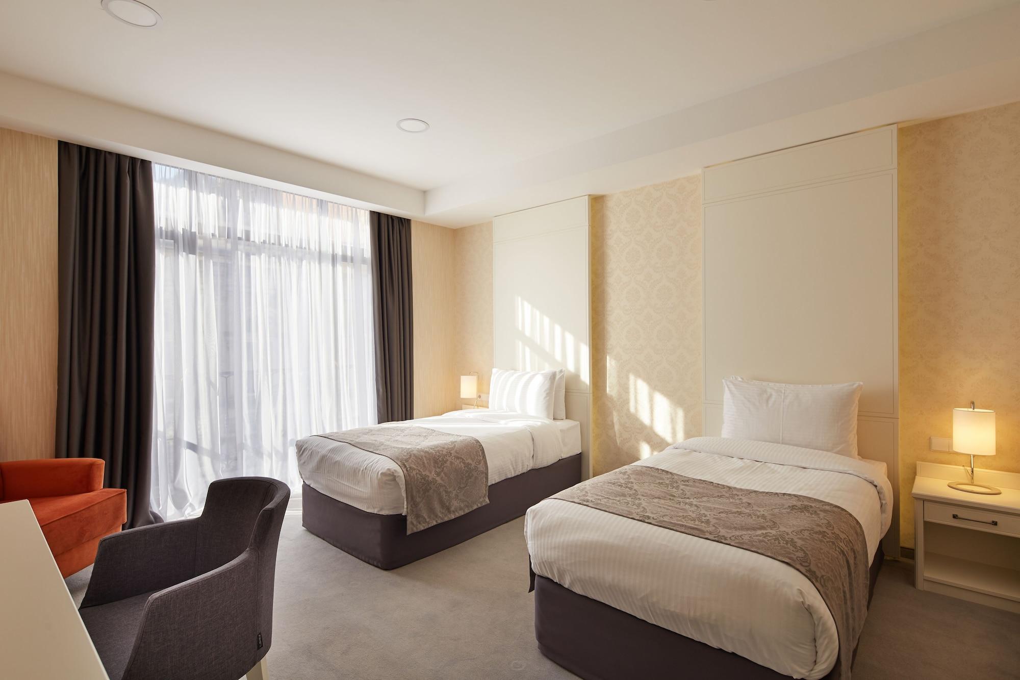 Gallery Palace Hotel Тбілісі Екстер'єр фото