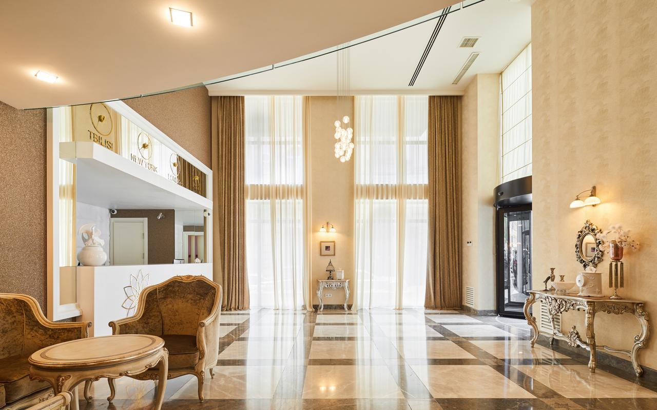 Gallery Palace Hotel Тбілісі Екстер'єр фото